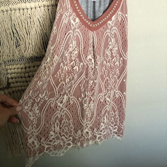 Xhilaration Mauve Lace Overlay Top XS - Picture 5 of 7
